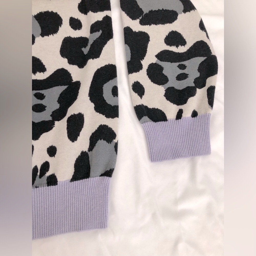 EUC Whispr super soft animal print with lavender trim silk blend sweater. - Picture 8 of 11